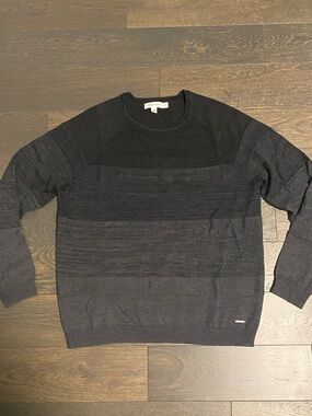 Calvin Klein Men's Black and Dark Gray Crewneck Sweater